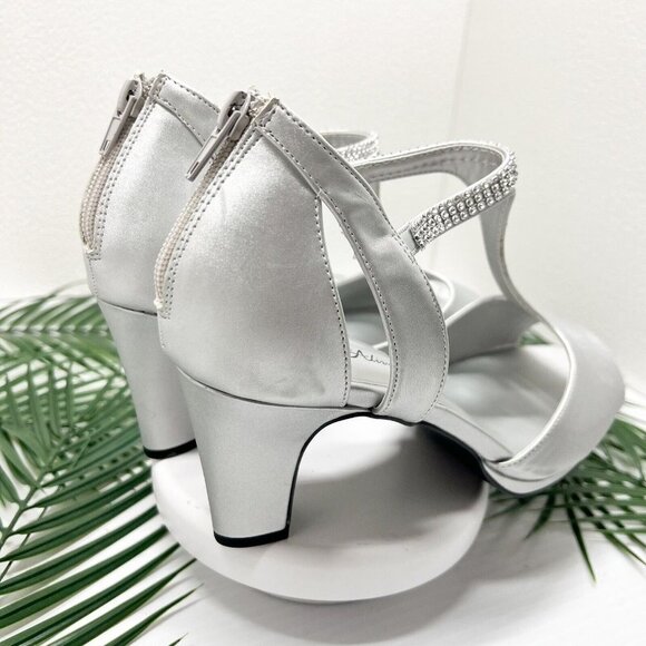 Easy Street Flash Silver Satin Open Toe Heeled Dress Sandals Size 9.5 WW NWB - Picture 6 of 14